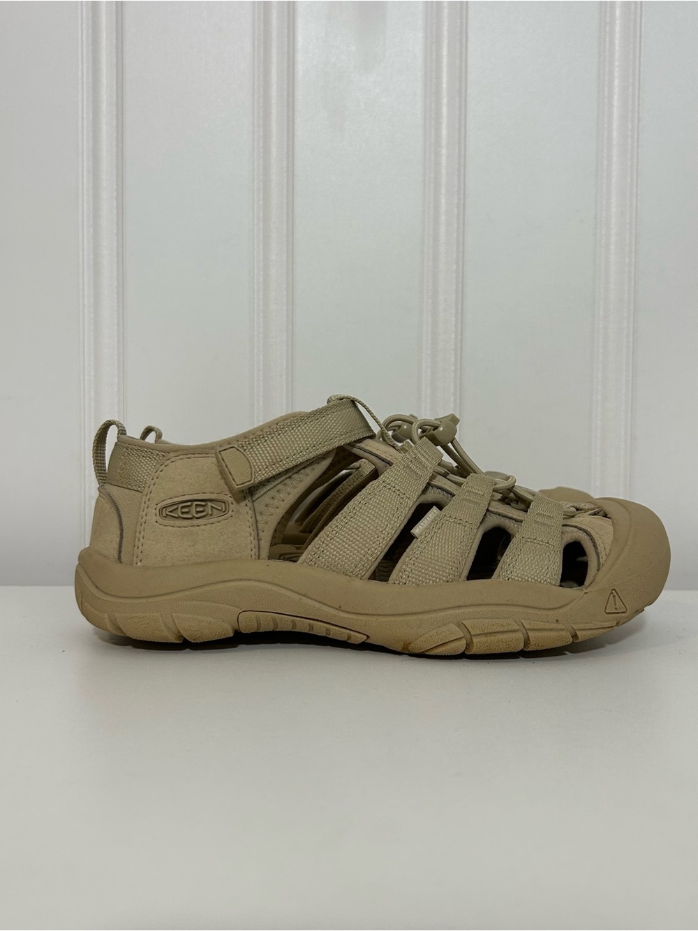 Keen Newport h2 safari monochrome beige tan sandals kids 5